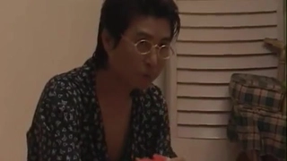 狗子探花，21岁大学生，下海赚快钱，D罩杯美乳，坚挺白嫩，后入特写菊花和鲍鱼，男友已经调教到位超会玩