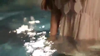 性感车模秀，全程露脸妩媚，风骚颜值高，口交大鸡巴让大哥舔逼，样子好骚让大哥各种爆草抽插连续干两炮刺激