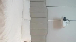 高颜值网红脸新人美女主播身材苗条皮肤白皙第四部漏奶漏逼性感翘臀很是诱惑不要错过